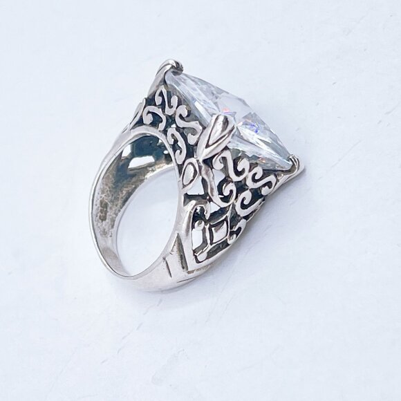 Vintage-Inspired Sterling Silver Ring Intricate Filigree Design Faceted Cubic Zi - Picture 4 of 10